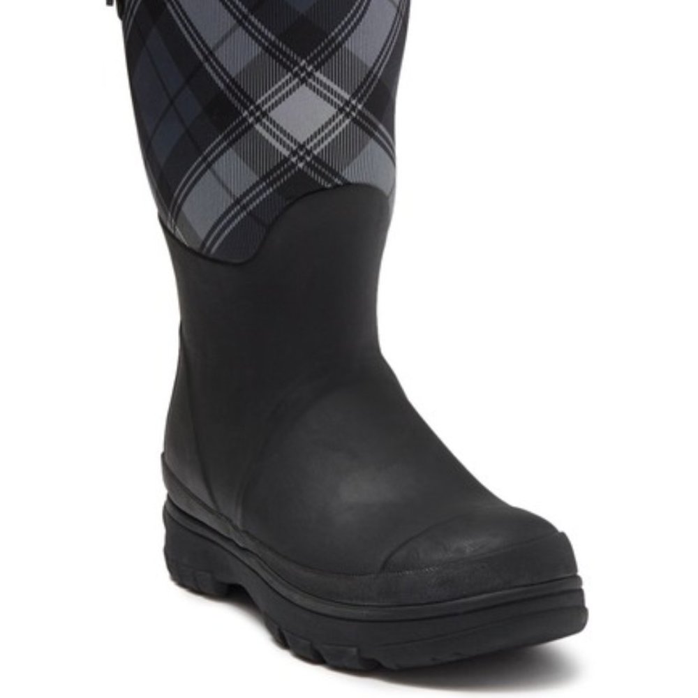 Western Chief Brand New size 8